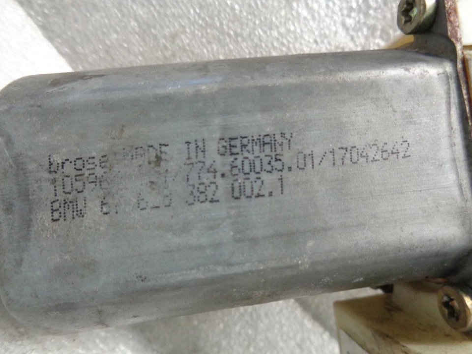 DK90877 2002-2005 BMW 745I REGULADOR VENTANA TRASERA DERECHA MOTOR 8382002 OEM Foto 3 de 4