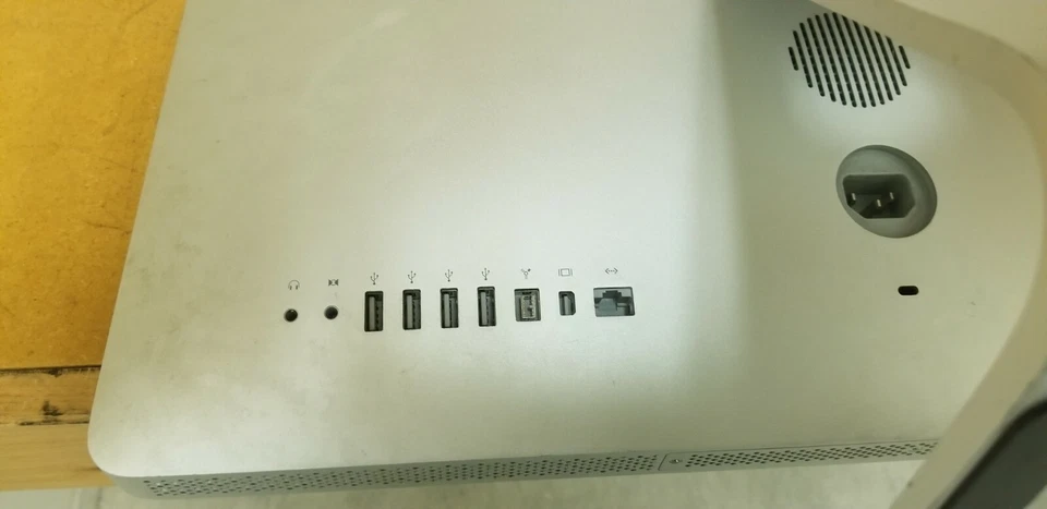 Apple iMac A1311 EMC 2389 Mid 2010 AS-IS - Image 3 of 4