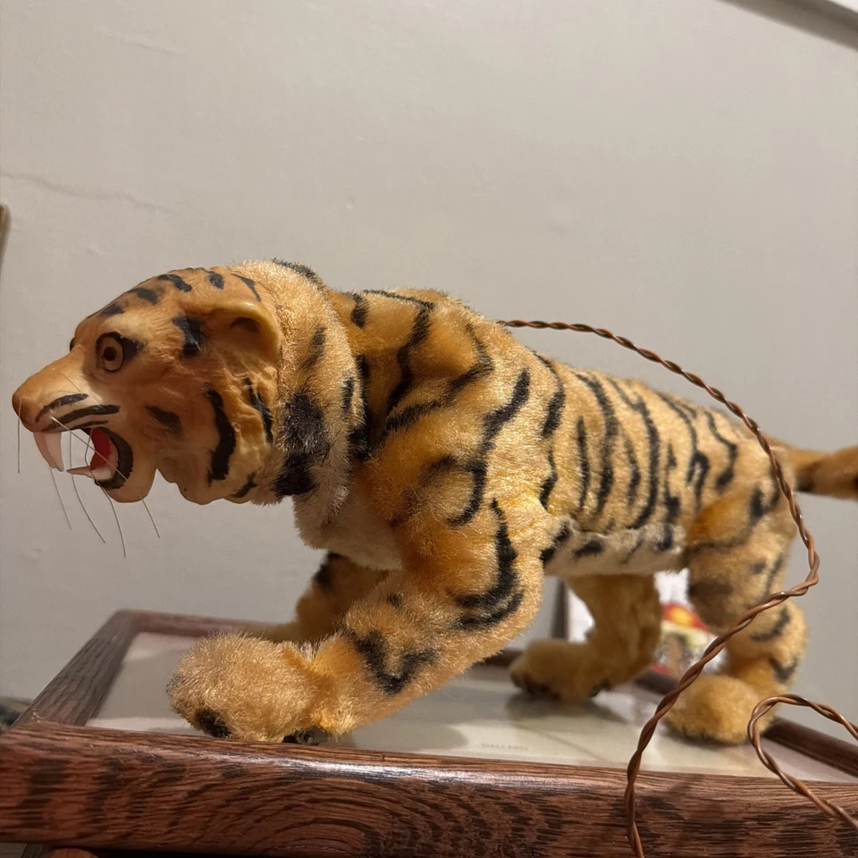 Винтажные плюшевые игрушки MARX 60-х бенгальский тигр на батарейках пульт дистанционного управления - Изображение 2 из 4