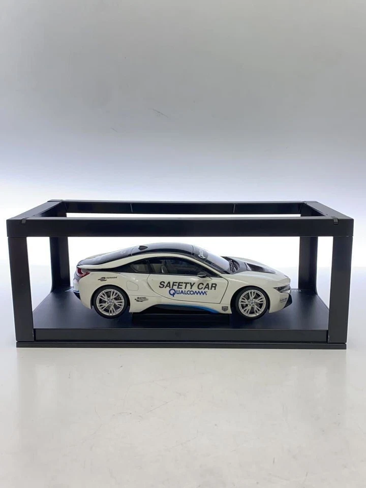 PARAGON Mini Car WHT BMW i8 1 18 Preowned - Image 4 of 4