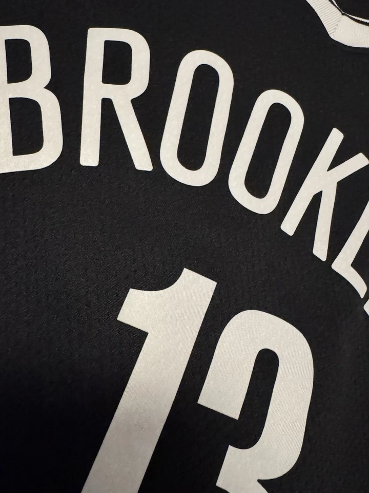 Camiseta Nike Swingman James Harden #13 Brooklyn Nets tamanho 48 grande - Imagem 3 de 4