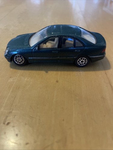 REALTOY GREEN MERCEDES-BENZ C-CLASS 1:57 DIECAST CAR RARE LOOSE - Picture 2 of 6