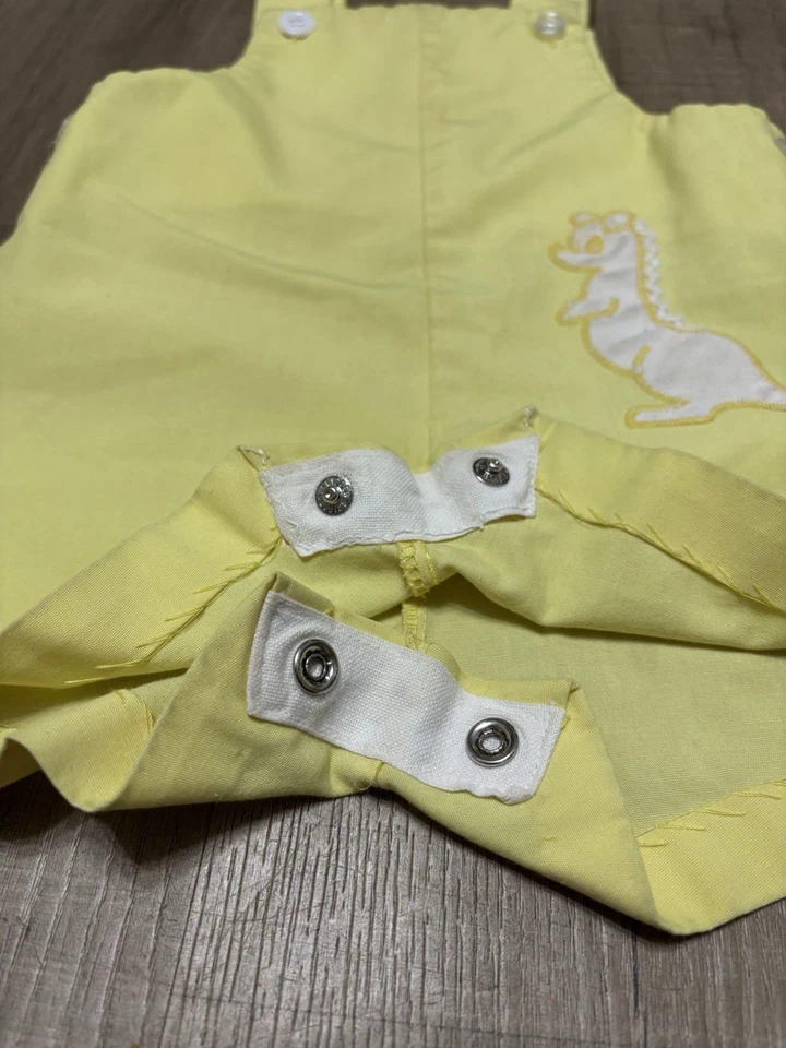 Mono corto vintage de dinosaurio amarillo Health-Tex Stantogs años 60 18 meses Foto 4 de 4