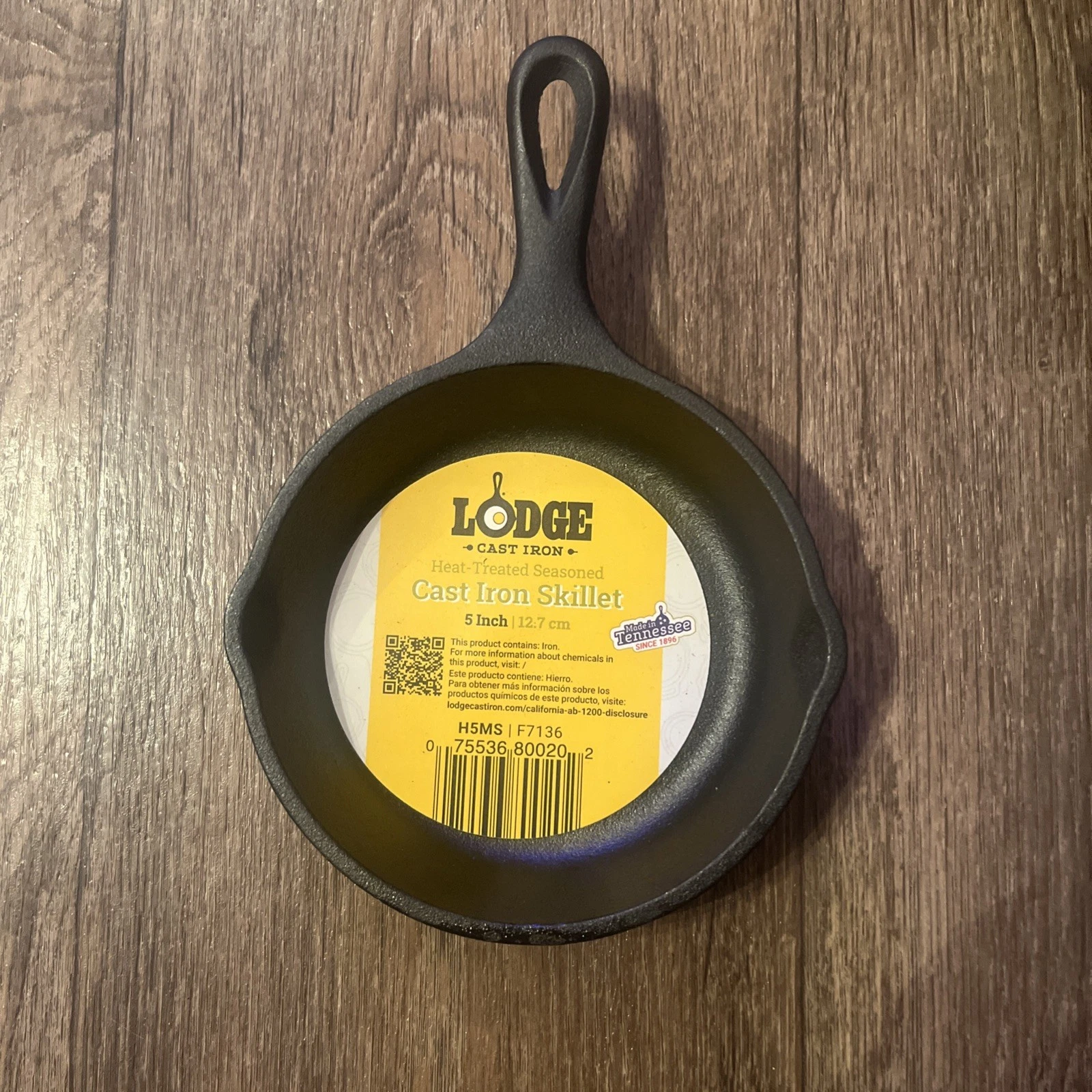 Lodge Mini Skillet 5"/12.5cm Heat Enhanced & Seasoned Frying Pan Cast Iron (p)
Opens in a new window