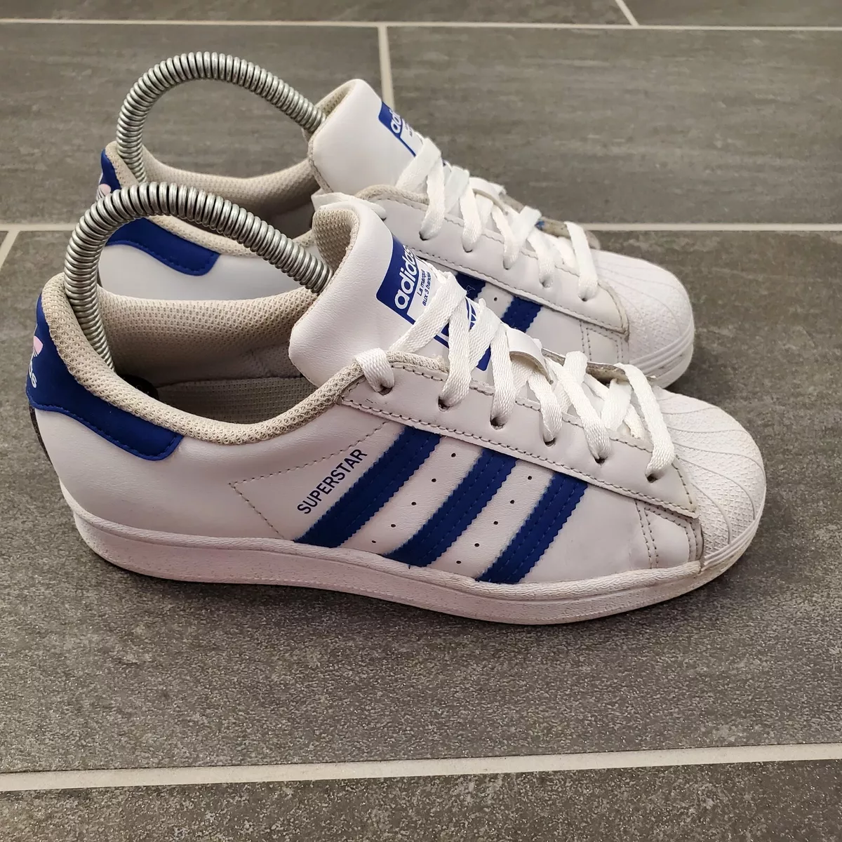 Cesta entrevista Asesino ADIDAS ORIGINAL SUPERSTAR WHITE TEAM ROYAL BLUE (FW0772) US Size 4 | eBay