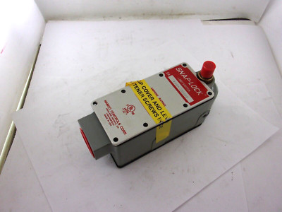 BRAND NEW DANAHER NAMCO CONTROLS EA700-25000 / EA70025000 LIMIT SWITCH IN BOX