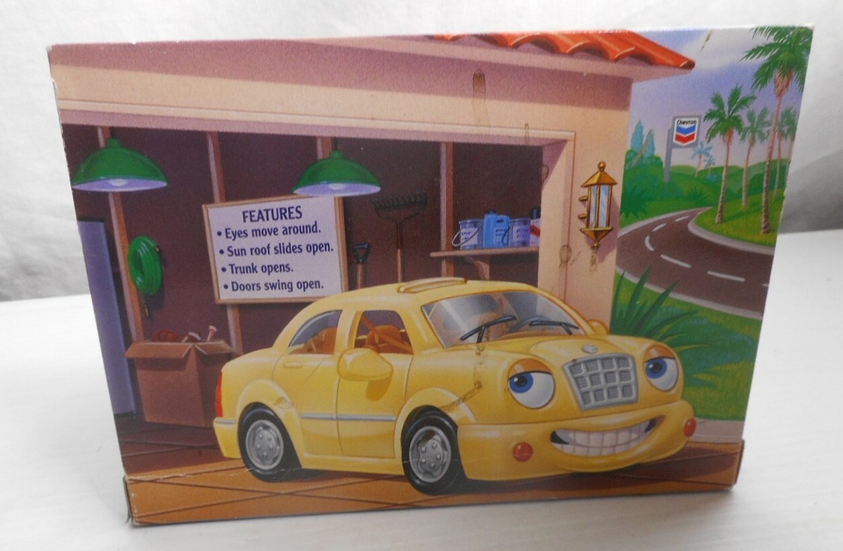 シェブロンカーズ　31台 Vtg The Chevron Cars Leslie LX Cream #10 1998 Collectible Toy Car