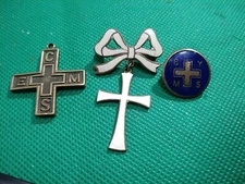 3 X Religious Items Catholic Young Men's Soc, C of E Enamel Lapel Badge + Cross