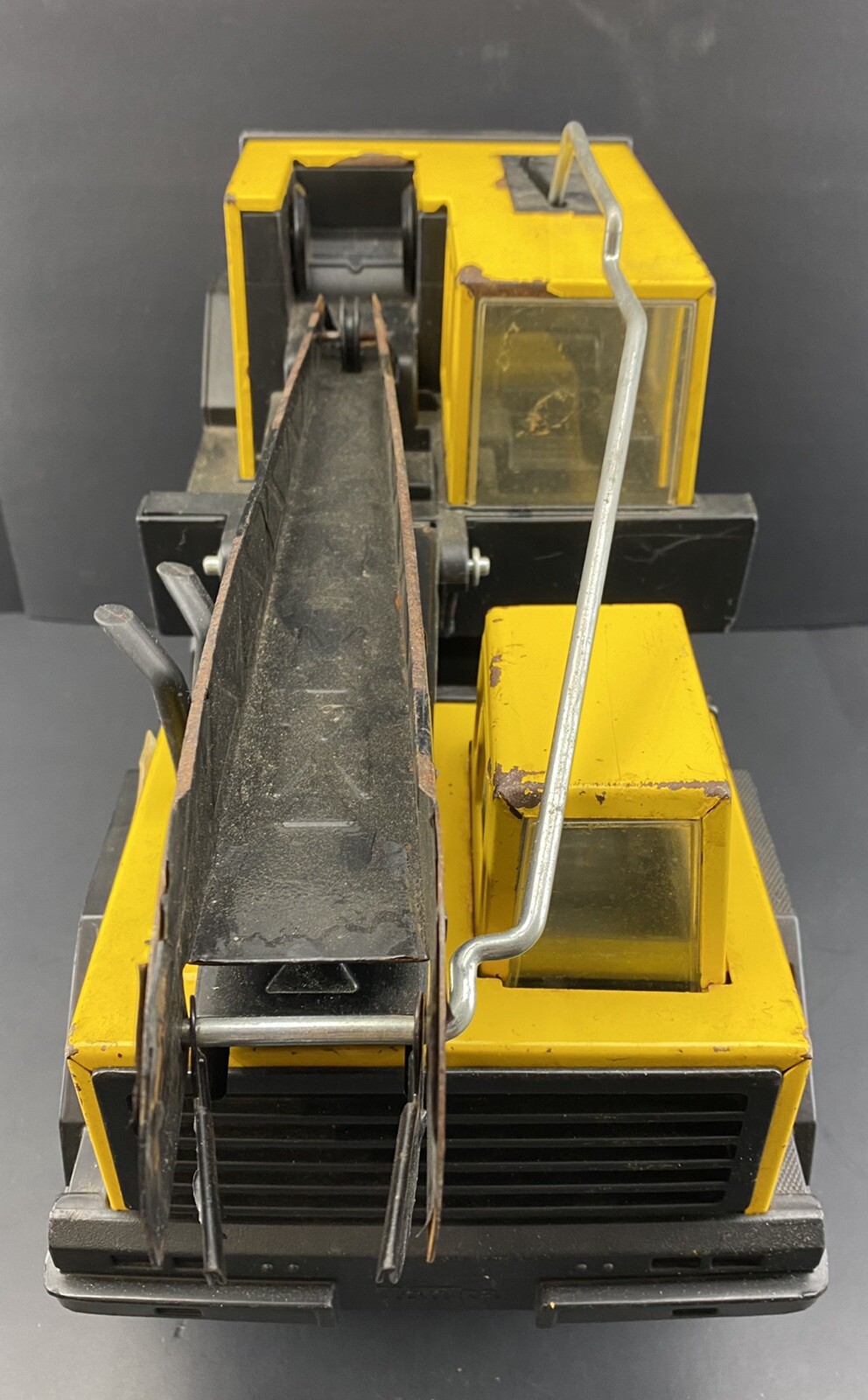 VINTAGE TONKA MIGHTY DIESEL PRESSED STEEL YELLOW XMB975 TIRE CRANE