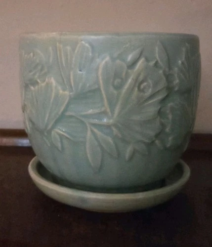 Nelson McCoy mcm moth  flower pot attached saucer beauty