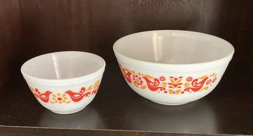 Pyrex Friendship Nesting Cinderella Mixing Bowls 2 Pieces 401 & 403 No Chips!