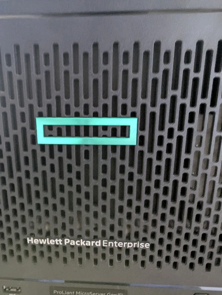 HP MicroServer GEN 10  AMD Opteron X3216 Dualcore 1.6GHZ CPU - 8GB RAM | NO HD - Image 4 of 4