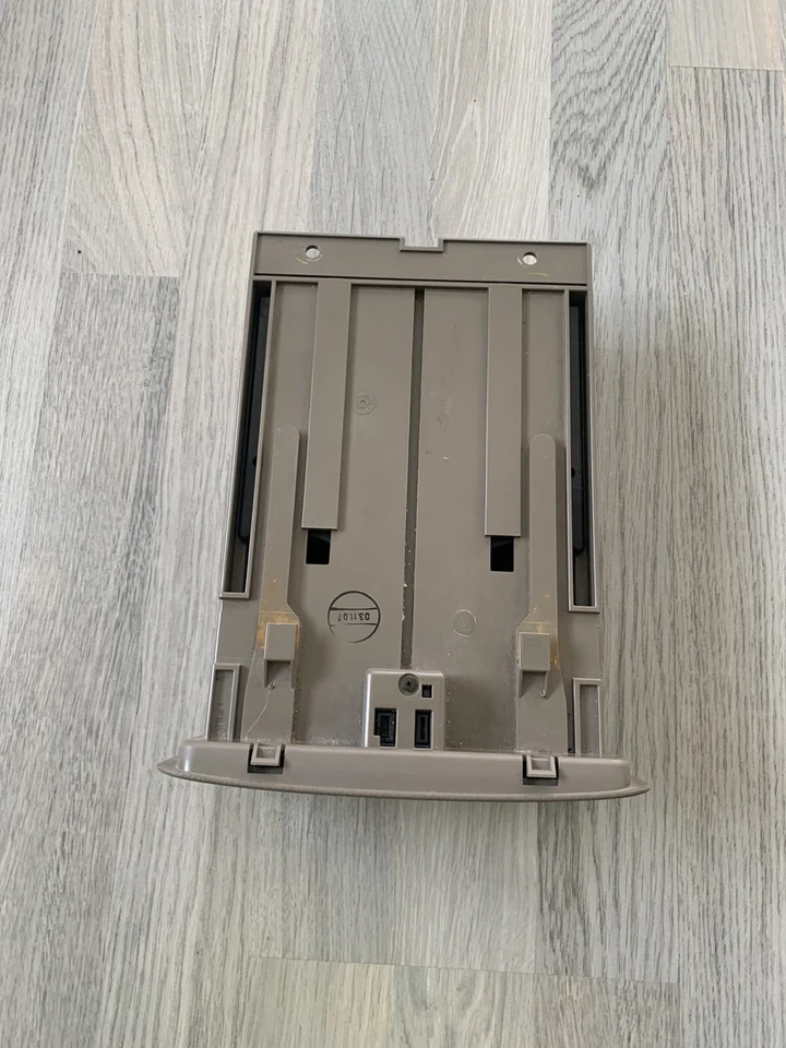 Задний подстаканник лоток для Nissan Murano 04 05 06 07 от оригинального производителя - Изображение 3 из 4