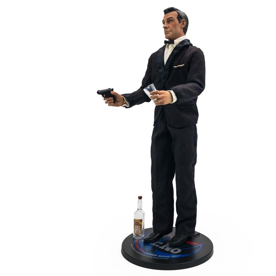 James Bond 007. Sideshow Collectibles No. 7112 Sean Connery as James
