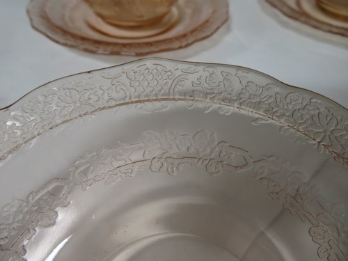 Federal Glass Normandie Bouquet Lattice Pink Depression Set of 4 Cups & Saucers - Picture 6 of 9