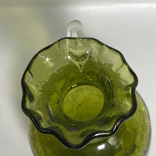 Mini brocca in vetro crepitante verde vaso bocciolo bordo increspato circa 4”H - Foto 9 di 14