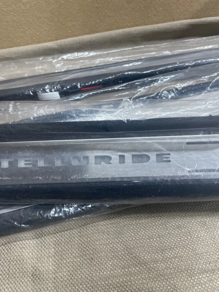 Juego de 4 placas escalonadas Kia Telluride en plástico ver más abajo Foto 3 de 4