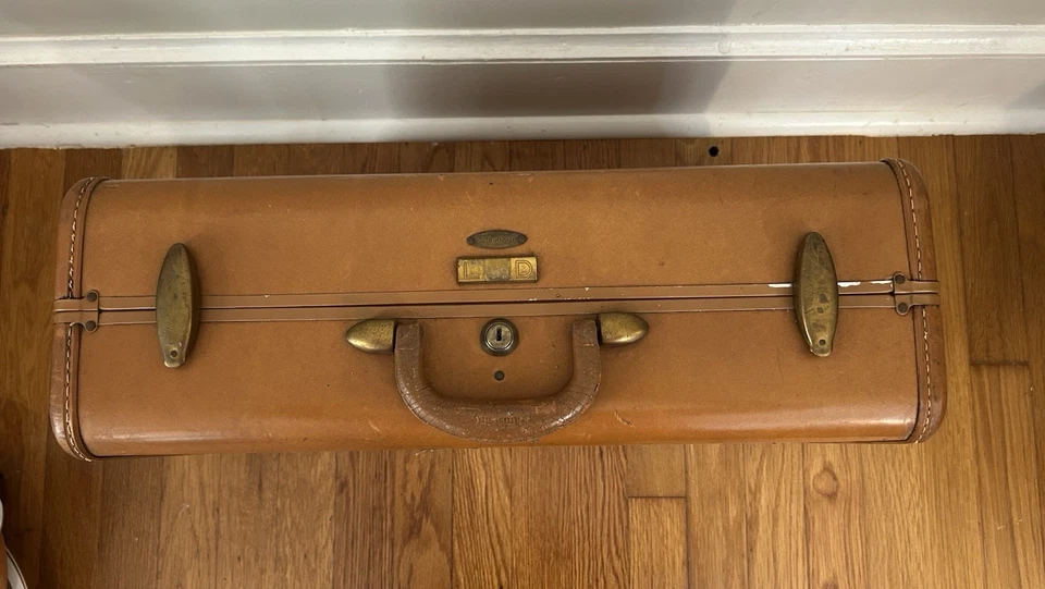 Vintage 1950s Samsonite Shwayder Bros Luggage No Key Fordham University Stickers - Image 4 of 4