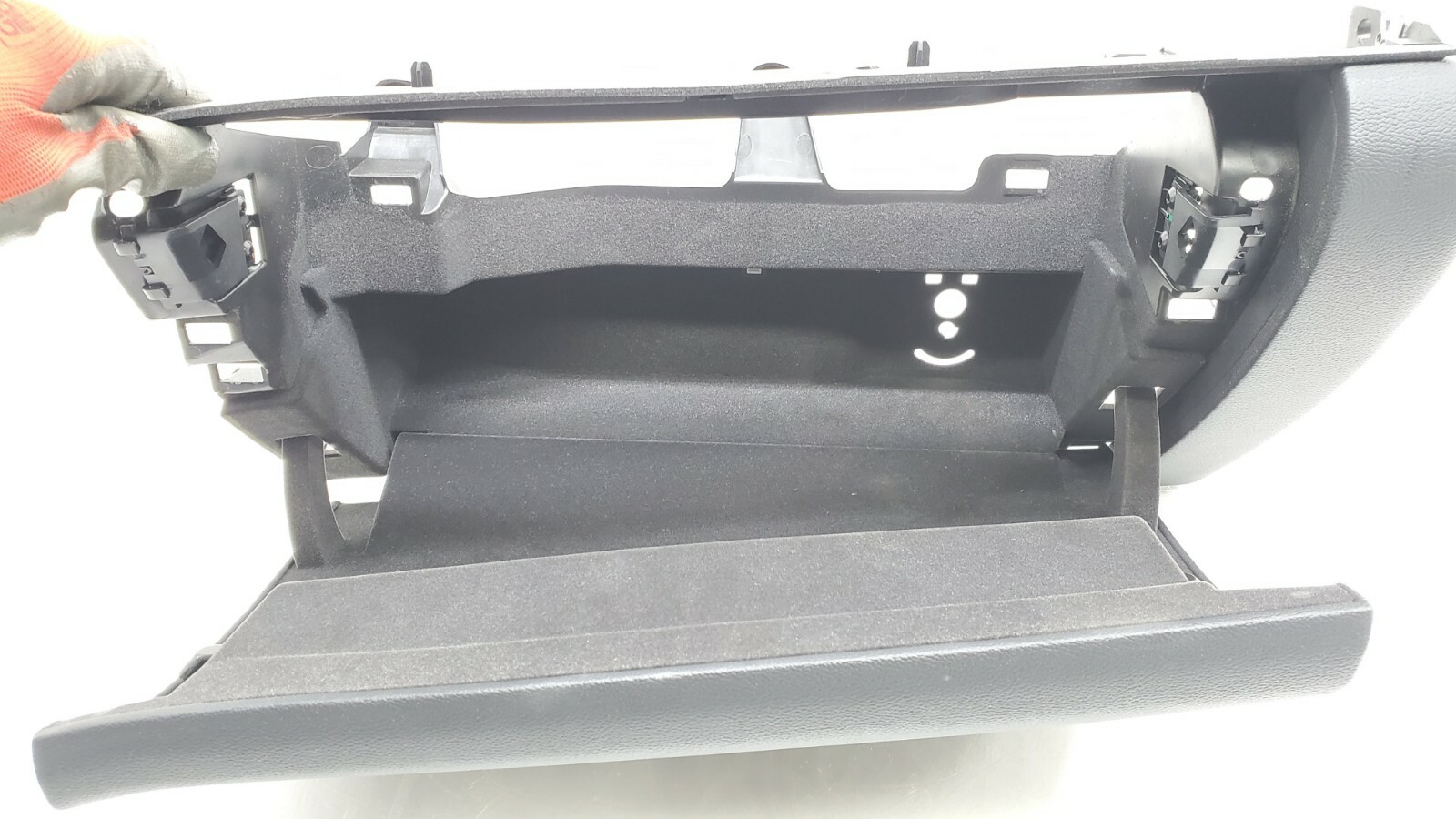 2014-2019 MASERATI GHIBLI S GLOVE BOX OEM.