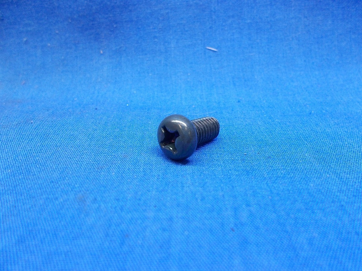 PLOW Screw Pierce シングル(片耳) Yamaha 98517-06012. OEM 6mm Panhead Screw. 6mm x 10mm. Multiple