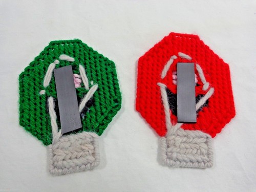 Christmas Light Bulb Magnet Set of 2 Smile Face 4" Green Red Handmade - Picture 3 of 3