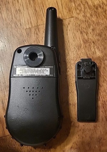 2 Audiovox FRS Walkie Talkies #GMRS122-2 22-Channels 2-Way Radios Camping Scouts - Zdjęcie 4 z 7