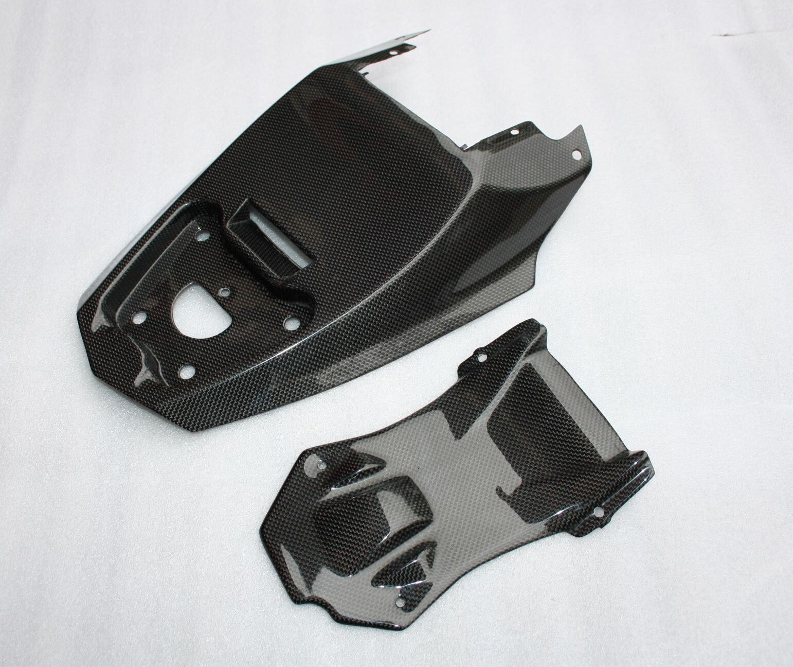 Passage de roue carbone brillant Ducati Streetfighter 1098 garde-boue arrière moto plain
