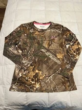 real tree ladies Lg long sleeve camo shirt 