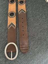 EUC BRIGHTON Sz XL 34”  2- Tone Brown Leather Boho Cut Outs And Weave Design