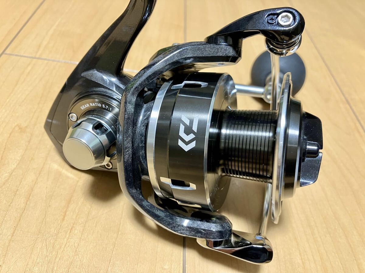 Daiwa 16 CATALINA 5000H (Saltiga Certate Caldia Blast BG 4500 8000