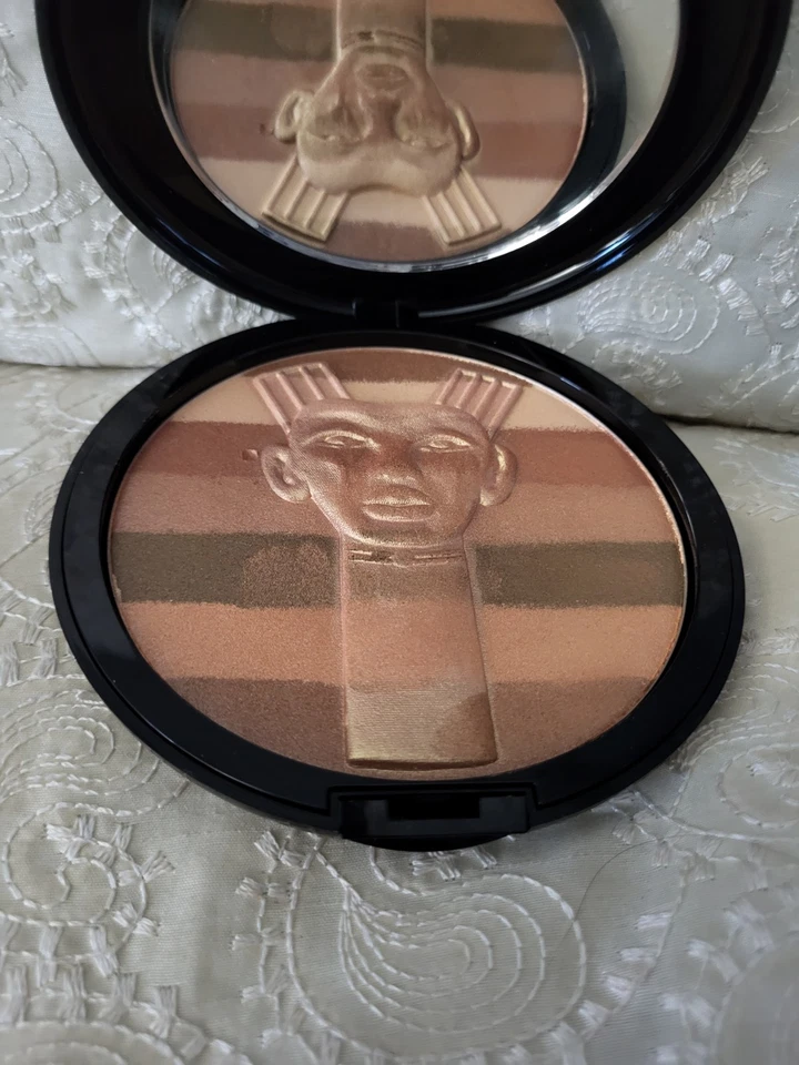 Signature Club A Nefertiti Golden Patina for Skin 1.2 oz  NEW - Image 2 of 3