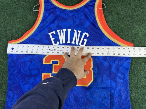 NY Knicks Patrick Ewing Mitchell & Ness Hardwood Classics 1991-92 Lunar New Year - Picture 10 of 11