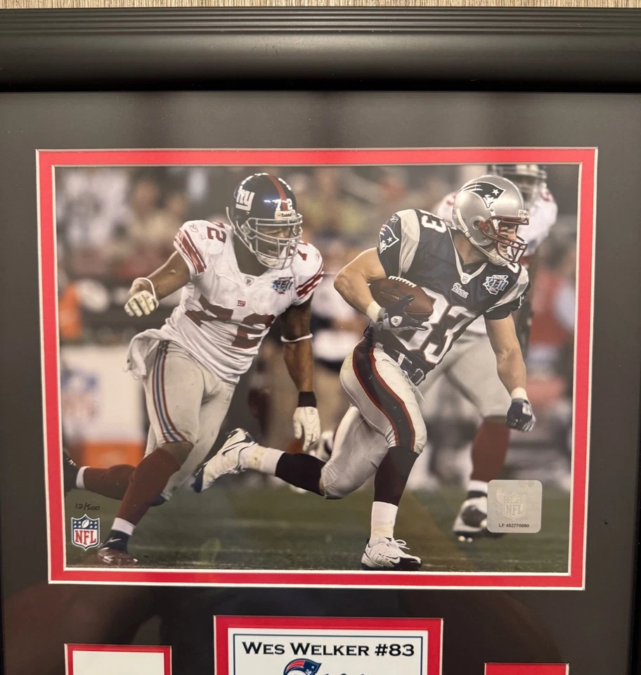 ОГРАНИЧЕННЫЙ ВЫПУСК New England Patriots Уэс Уэлкер Игра Б/у Футбол В Рамке Табличка - Изображение 2 из 4