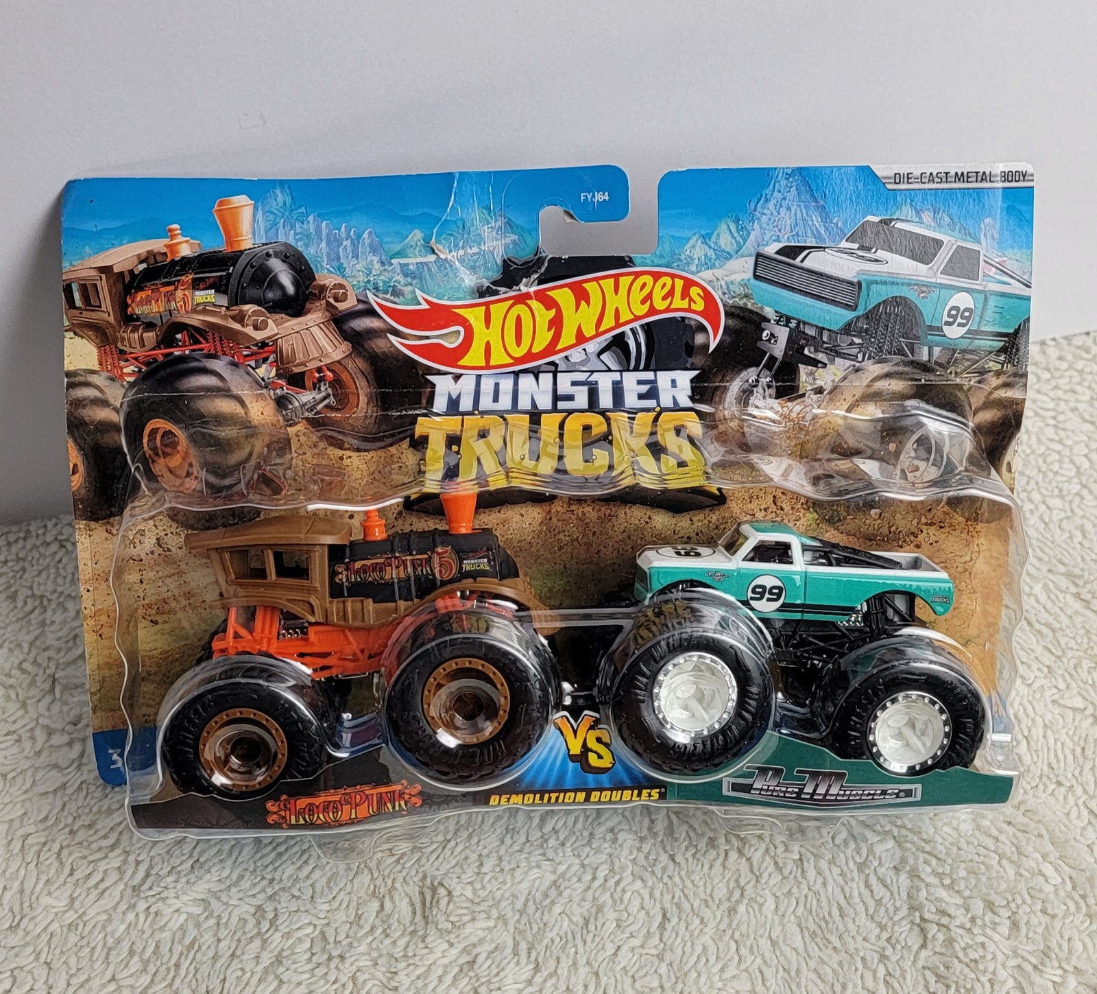 Hot Wheels Monster Trucks Loco Punk Vs Pure Muscles 1/64 DieCast
