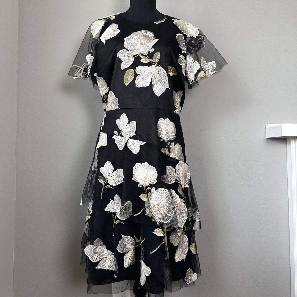 Tahari Arthur Levine Dress 10 Black Floral Embroidered Dress Party Net