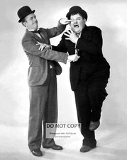 STAN LAUREL & OLIVER HARDY LEGENDARY COMEDY TEAM - 8X10 PUBLICITY PHOTO (AZ287)