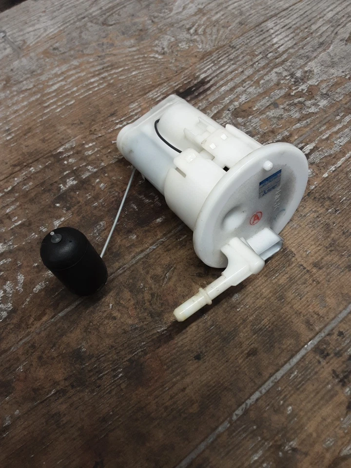 Yamaha FZ-09 FZ09 MT09 MT09 MT-09 2014 14-17 conjunto de unidad de envío de bomba de combustible de gasolina Foto 3 de 4