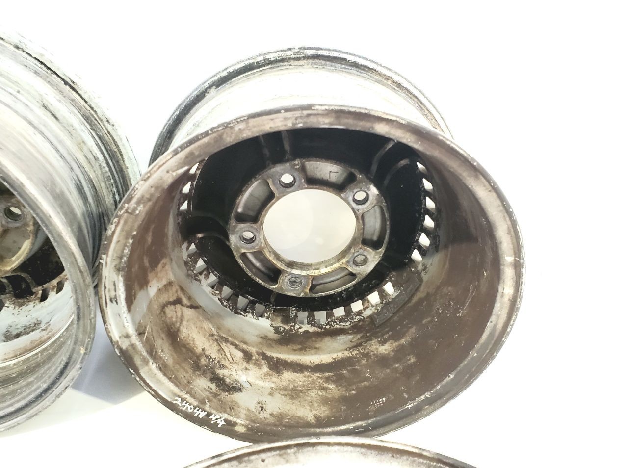 Used Wheel fits: 1990 Bentley TURBO R Grade A