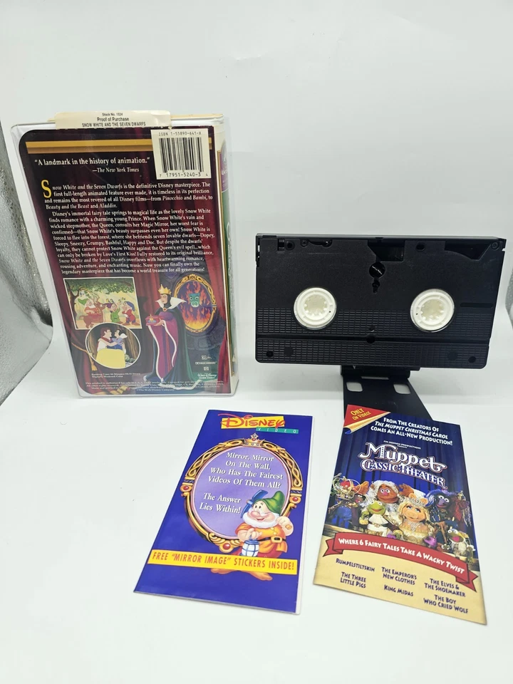 Disney SNOW WHITE Masterpiece 1994 VHS UNUSED Stickers & Inserts HTF #1524 - Image 3 of 4