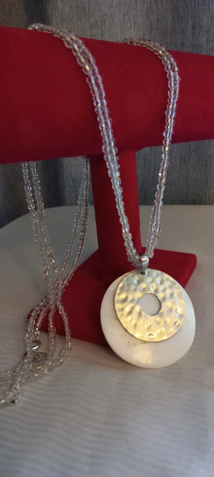 Collar de cuentas transparentes multihiebra Cookie Lee con colgante circular MOP (de colección) Foto 4 de 4