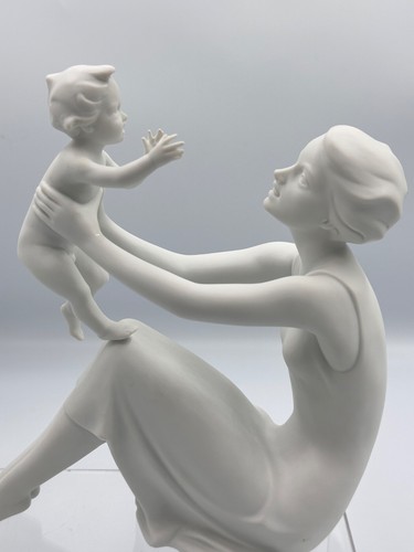 Statuette figurine Allemagne enfant jouant Femme Maternité porcelaine Kaiser - Photo 5 sur 9