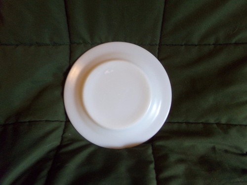 Corning Pyrex Fleur De Lis White W/ Black Gold Ebony Plate Salad Dessert 6-3/4" - Picture 3 of 3