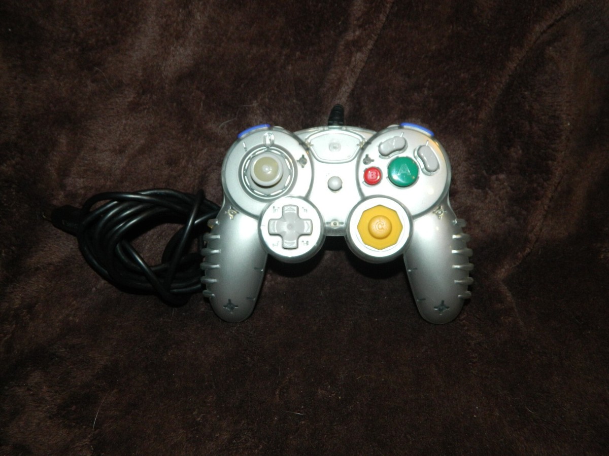 Mad Catz ゲームキューブコントローラー　未開封 Mad Catz Silver Nintendo Gamecube Controller *READ