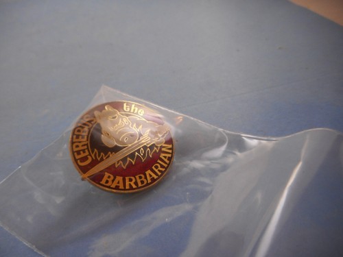 rare Vintage 1985 cerebus the barbarian pin button. dave sim - Bild 3 von 4