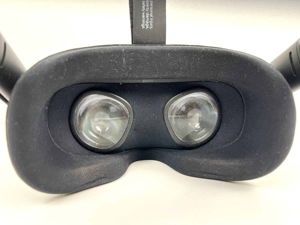 Meta Oculus Quest 128GB VR Headset - Black w/ Stand and Mask