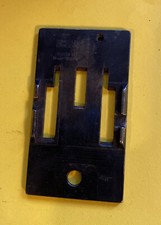  USED 224033-7/8-SINGER-THROAT PLATE-FOR SEWING MACHINES-FREE SHIPPING 