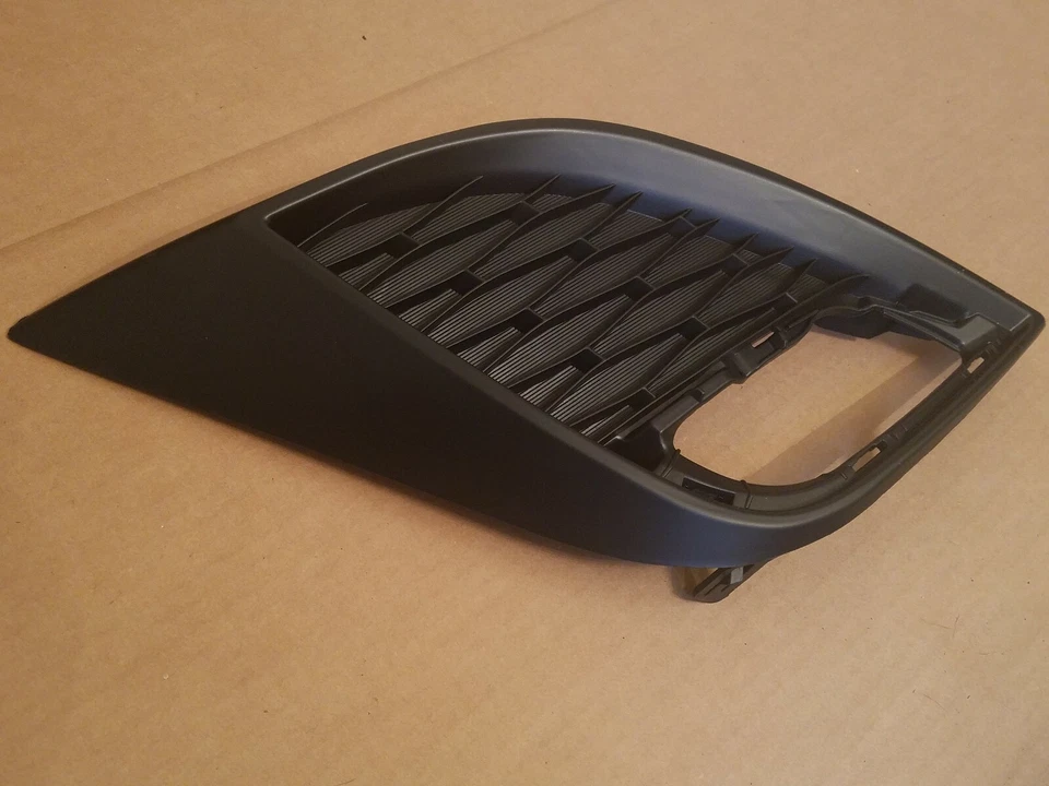 Se adapta a parachoques delantero MAZDA3 2010-2011 PASAJERO parrilla inferior luz antiniebla bisel Foto 2 de 3