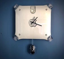Apple Clock made out of Apple Power Mac.