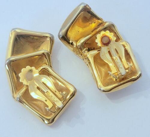 Vintage Signed Robert Gold Tone White Enamel Clip Earrings - Picture 2 of 2