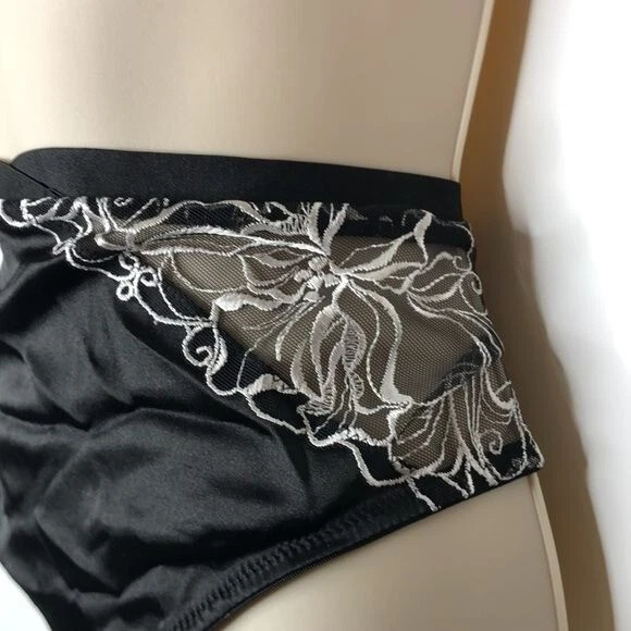 Novo com etiquetas Cacique Feminino Preto Hipster 22/24 MAIS TAMANHO NOVO COM ETIQUETAS - Imagem 3 de 4